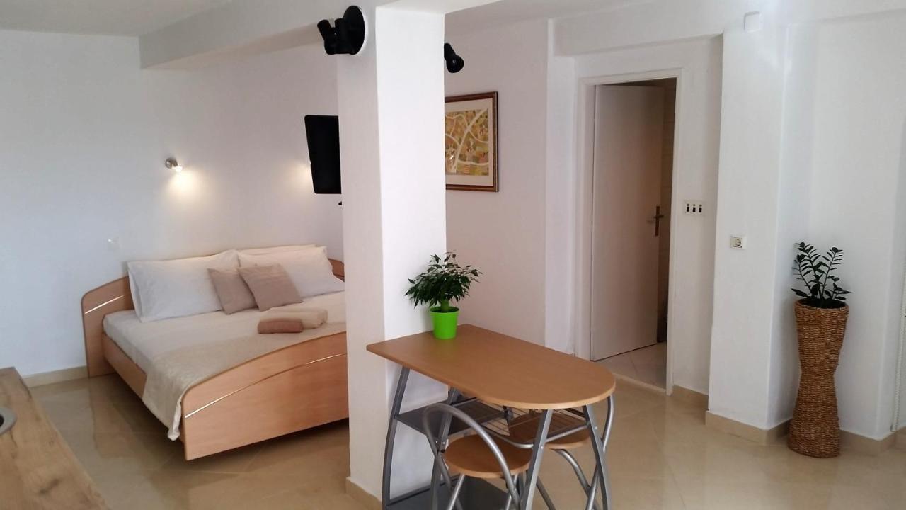 Guesthouse Iva フヴァル エクステリア 写真